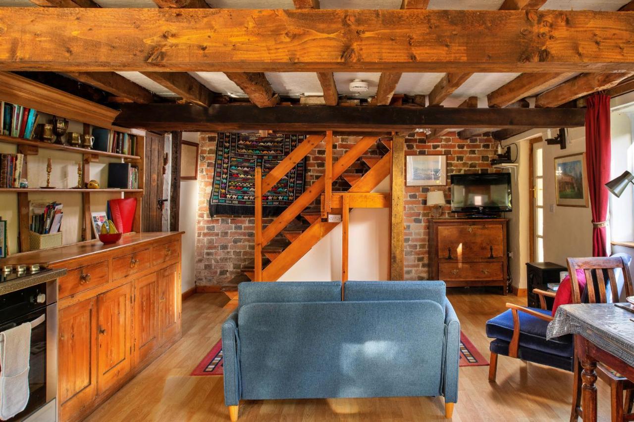 Finest Retreats - Great Cantal Granary Llandrindod Wells Exterior photo